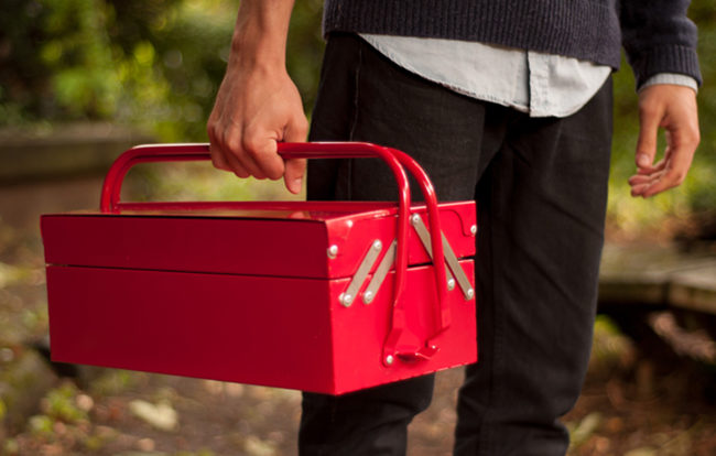 Think again! This incognito grill comes complete with a stainless steel grill, fuel tray for charcoal, a warming rack...and it all folds neatly inside this tiny container.