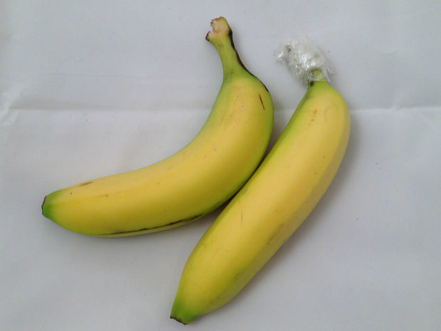 Get even more life out of your bananas by separating <em>each</em> stem and covering them with cling wrap.