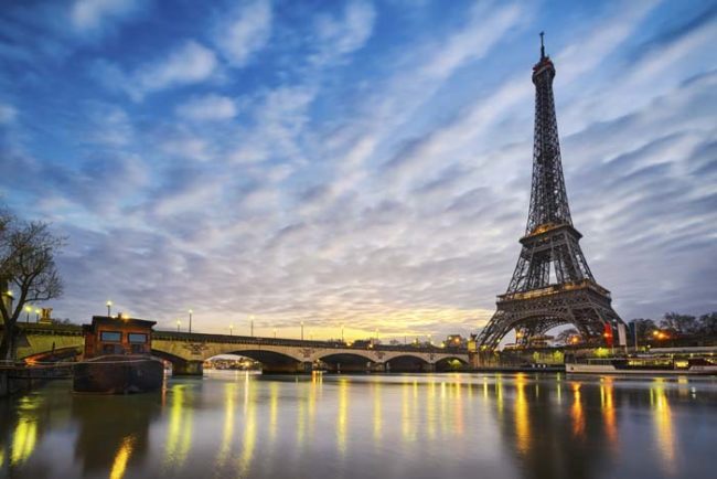 Wingspantt writes that she spent one semester living and studying in Paris while attempting to learn French. During this time, she stayed with her aunt, whom she had never met before.