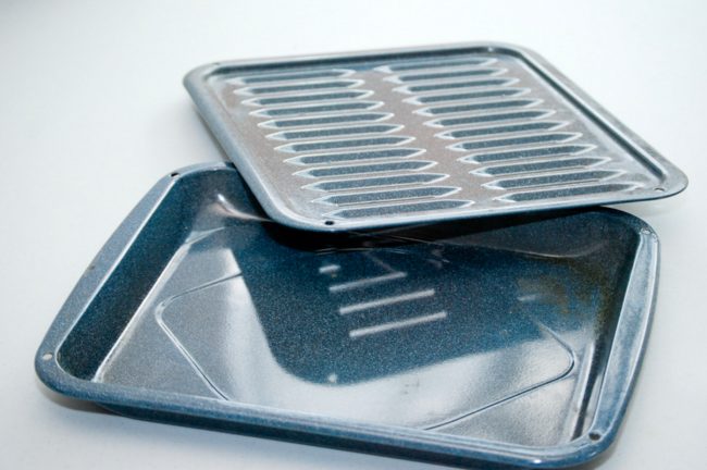 Make it easier to attack dirty pans by letting salt sit on them for a good ten minutes before scrubbing 'em clean.
