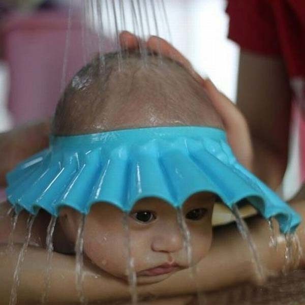 This little hat will prevent tears while you bathe your baby.