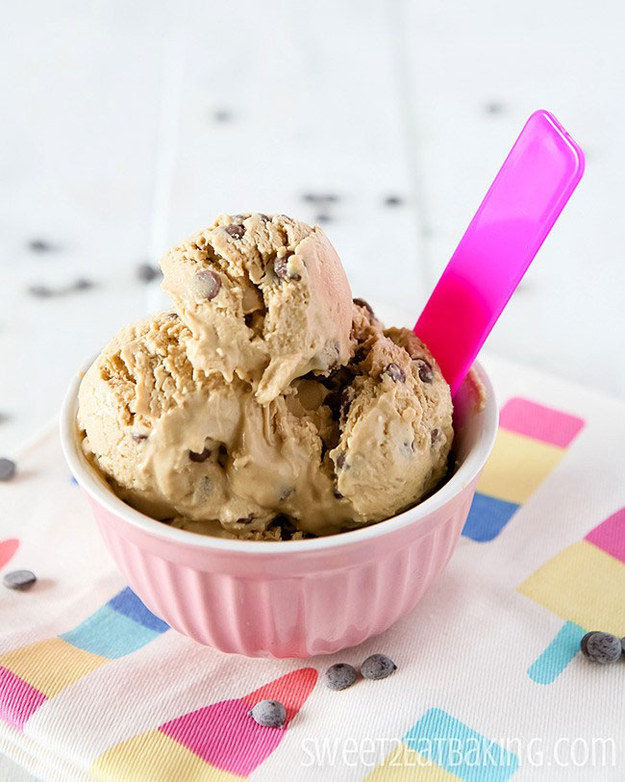 <a href="http://www.sweet2eatbaking.com/chocolate-chip-cookie-dough-frozen-yogurt-fro-yo-recipe/" target="_blank">Chocolate chip cookie dough frozen yogurt</a> might sound too simple, but trust us, it's absolutely delectable.