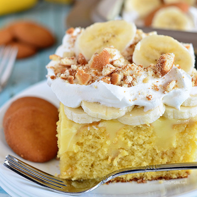 <a href="http://tidymom.net/2016/banana-pudding-poke-cake/" target="_blank">Banana pudding poke cake</a>? Yes, all of the yes.