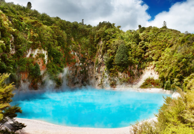 Speaking of Rotorua, there are also hot springs. 
