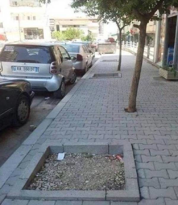This sidewalk that wants to watch the world burn.