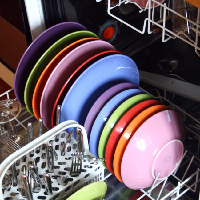 There's a right and a wrong way to load you dishwasher.