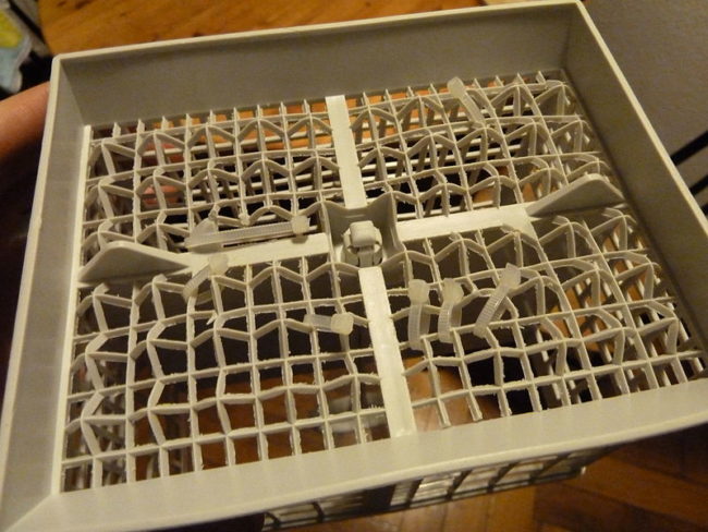 You <em>can</em> wash fine silverware in the dishwasher