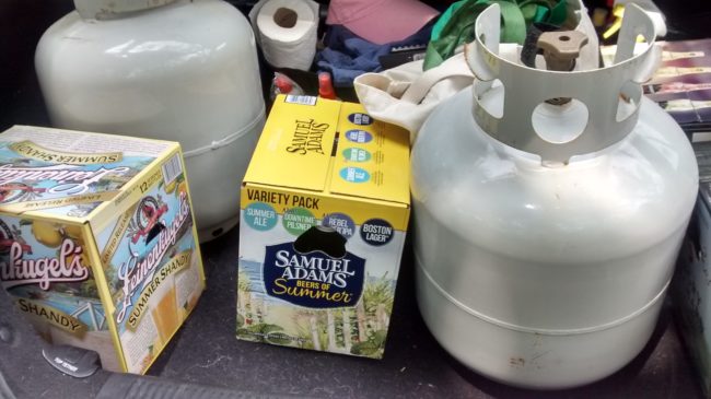 If your propane tank doesn't have a gauge, use this <a href="http://barbecuetricks.com/grill-gas-check/" target="_blank">clever hack</a> to make sure you have enough juice to keep the barbecue going.