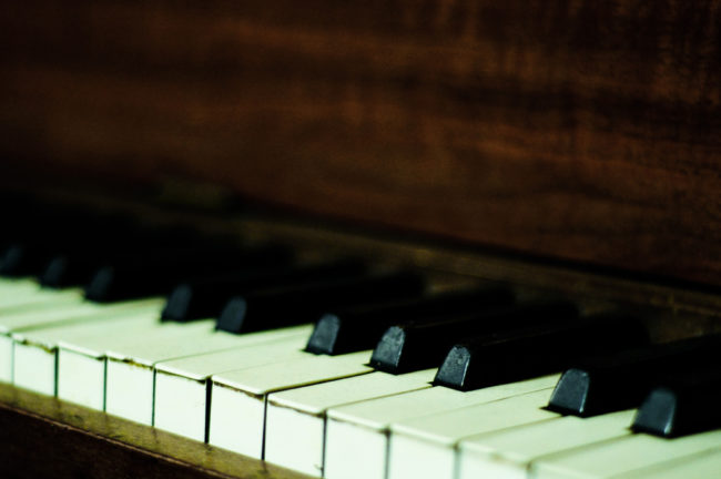 Clean your dirty piano keys safely with toothpaste. Wipe any excess off with a damp cloth and then buff gently.