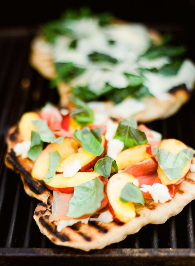 Did you know you could make pizza on the grill? <a href="http://laurenkelp.com/tablemakers-4th-of-july/" target="_blank">You're welcome</a>.