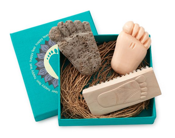This foot spa set will keep your mom's tired dogs from barking.