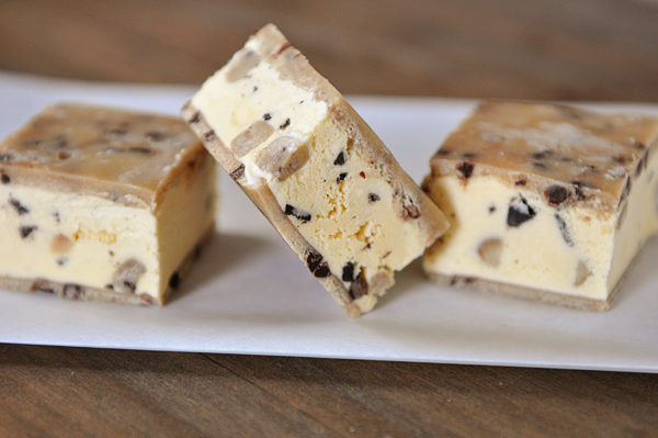 These <a href="https://www.reddit.com/r/FoodPorn/search?q=cookie+dough&amp;restrict_sr=on" target="_blank">cookie dough ice cream sandwiches</a> are everything.