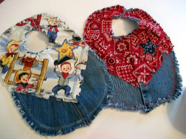 These <a href="http://treasuresrenewed.blogspot.pt/2011/03/western-blue-jean-baby-bib.html" target="_blank">baby bibs</a> are the cutest things I've ever seen.