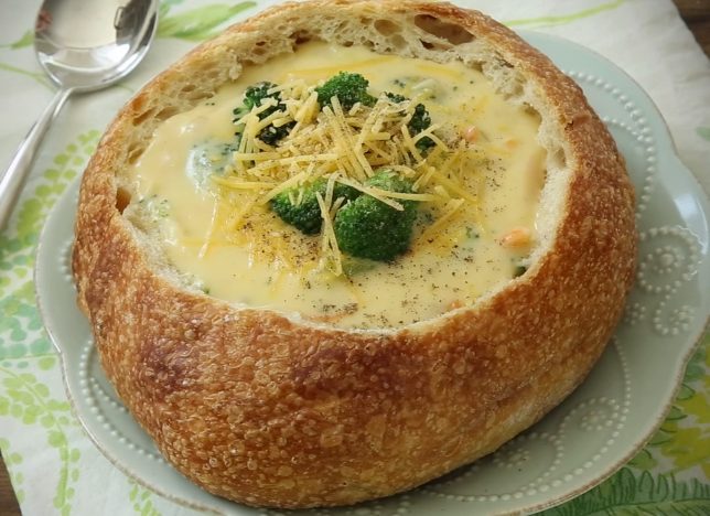 If you love Panera's broccoli and cheddar soup (which, I mean, you do), here's the <a href="https://www.youtube.com/watch?v=R6ePzUVcRPU" target="_blank">recipe</a>!