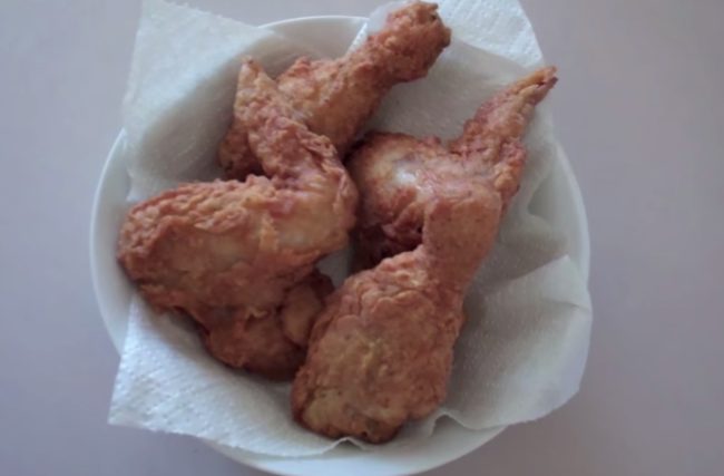 Everyone loves KFC's fried chicken. Anyone who says they don't is a liar. <a href="https://www.youtube.com/watch?v=PTUxCvCz8Bc" target="_blank">Make your own</a> with a little help from a cool Australian guy!