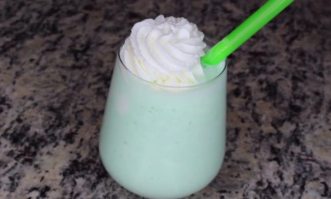 If you love Shamrock Shakes, then this is the <a href="https://www.youtube.com/watch?v=yC-NOGyXfMg" target="_blank">recipe</a> for you. If you don't, we probably can't be friends.