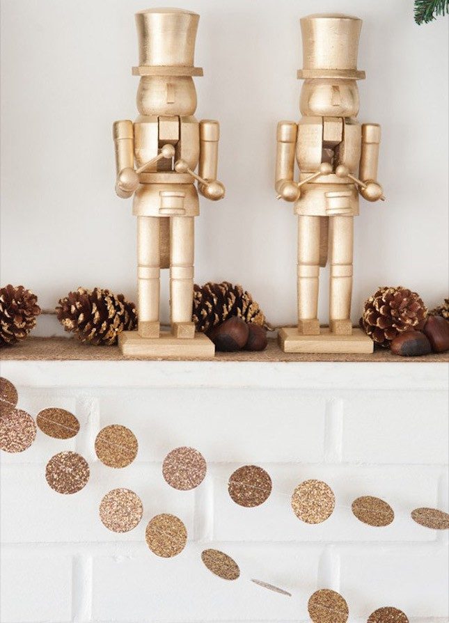 Not into the red and green Christmas motif? Me neither. Give decorations a heaping helping of luxury by <a href="http://www.brit.co/gold-holiday-decor-ideas/" target="_blank">gilding them up</a>, girl.