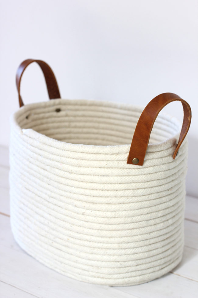 Glue some rope together and you get this cute basket!