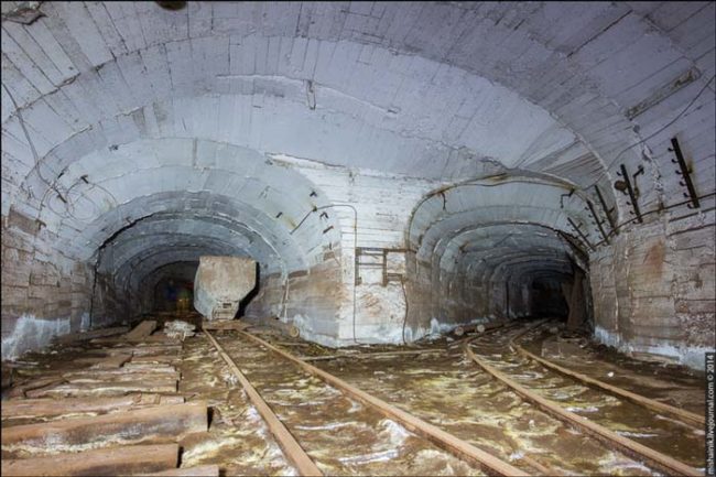 Still, though, venturing into the mines seems to have been well worth the risk. These photos are breathtaking.