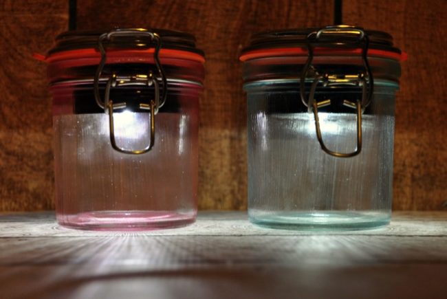 Go solar with these easy, <a href="http://www.happy-mothering.com/11/crafts-diy/diy-solar-night-lights-with-vintage-mason-jar-appeal/" target="_blank">eco-friendly jar night lights</a>.