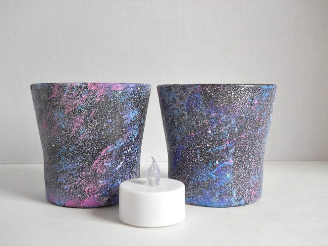 Transform basic glasses into beautiful <a href="http://www.punkprojects.com/2015/05/diy-galaxy-lights.html" target="_blank">galaxy lights</a>.