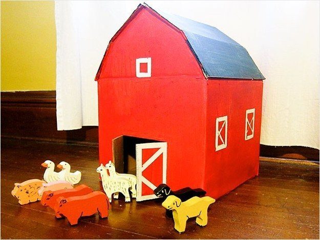 This <a href="http://joyfullyweary.blogspot.com/2011/10/little-red-cardboard-barn.html" target="_blank">barn</a> is perfect for any farmer in training.
