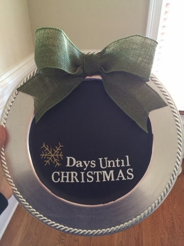 Help your kids count down to Christmas with this festive <a target="_blank" href="http://realhousewifeofdacula.blogspot.com/2013/11/countdown-to-christmas-plate.html">plate</a>.