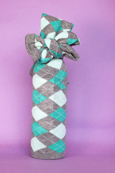 Surprise your special someone with a bottle of wine <a href="http://tarynwilliford.com/gift-wrap-a-wine-bottle-with-a-pair-of-cute-knee-socks/" target="_blank">wrapped</a> in your cutest sock.