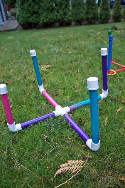 Build a <a href="http://www.sowderingabout.com/2013/10/day-4-ring-toss.html" target="_blank">ring-toss game</a> to entertain adults and kids alike at your next barbecue!