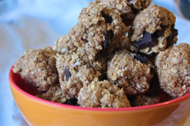 <a href="http://cornell.spoonuniversity.com/2015/03/20/3-ingredient-cookie-recipe/" target="_blank">Chocolate chip cookie balls</a> breathe new life into this dessert classic.