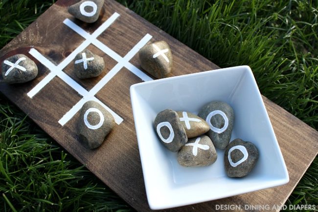 Transform those stray stones into a <a href="http://designdininganddiapers.com/2015/06/outdoor-tic-tac-toe-game/?crlt.pid=camp.DCW2GO89Ba7d" target="_blank">tic-tac-toe game</a> everyone can enjoy.