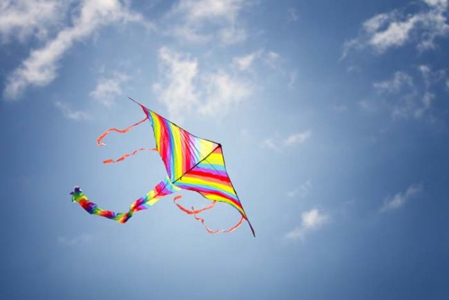 However, broken glass and metal flying around in the air at high speeds poses quite a danger to those watching the kite races.