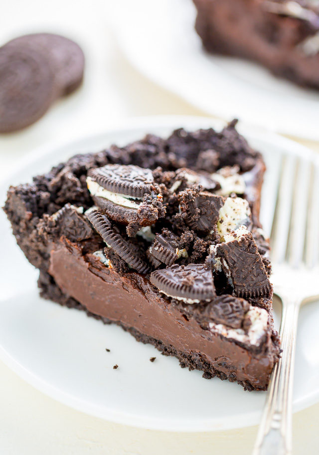 <a href="http://bakerbynature.com/no-bake-chocolate-oreo-pie-only-4-ingredients/" target="_blank">Dessert</a> is even better when there's no baking involved.