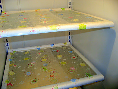 To avoid nasty spills, line your fridge shelves with <a target="_blank" href="http://www.amandathevirtuouswife.com/2012/01/pressn-seal-fridge-shelves.html#.V7YCk47jJoJ">plastic wrap</a>.
