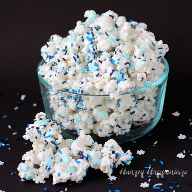 If your kids love "Frozen," you have to make them this <a target="_blank" href="http://hungryhappenings.com/2015/12/winter-wonderland-white-chocolate-popcorn.html/?utm_source=feedburner&amp;utm_medium=feed&amp;utm_campaign=Feed:+hungryhappenings/naJY+(Hungry+Happenings)">winter wonderland white chocolate</a> popcorn.  It's inspired by the movie!