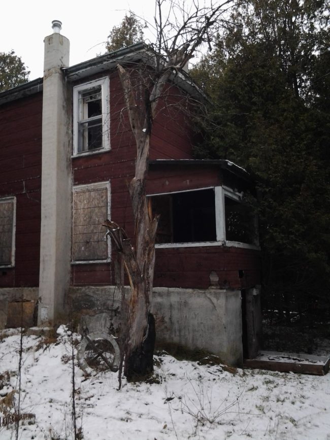I'm afraid to ask what's inside this house in Ontario, Canada.