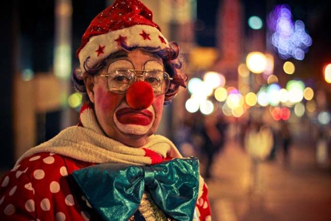Luckily, this bout of "clown luring" has not escalated to anything murderous...at least not yet. Let's hope police find this guy before anything horrible happens.