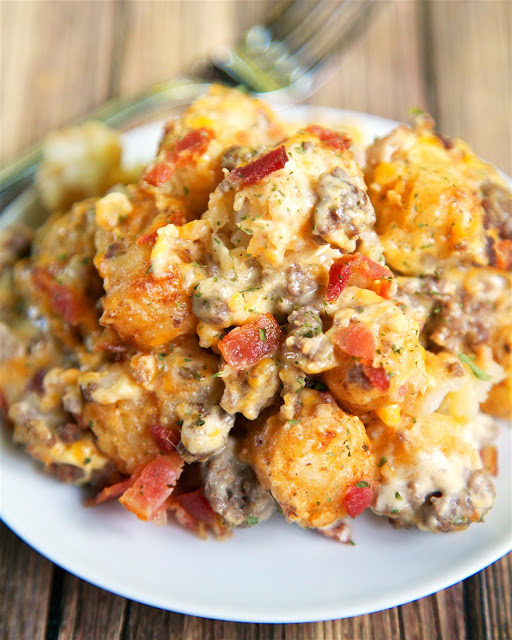 Who doesn't love a tasty fall <a href="http://www.plainchicken.com/2016/07/bacon-cheeseburger-tater-tot-casserole.html" target="_blank">breakfast casserole</a>? 