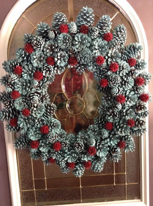 Making a <a href="http://www.hometalk.com/10632943/pine-cone-wreath" target="_blank">pinecone wreath</a> is easy when you use a vacuum hose.