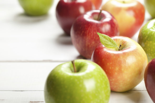 Love sending the kiddos to school with apple wedges? Before packing them up, place the wedges back together in the shape of a whole apple and use a rubber band to hold them together. That'll ensure that they don't turn brown by lunchtime.