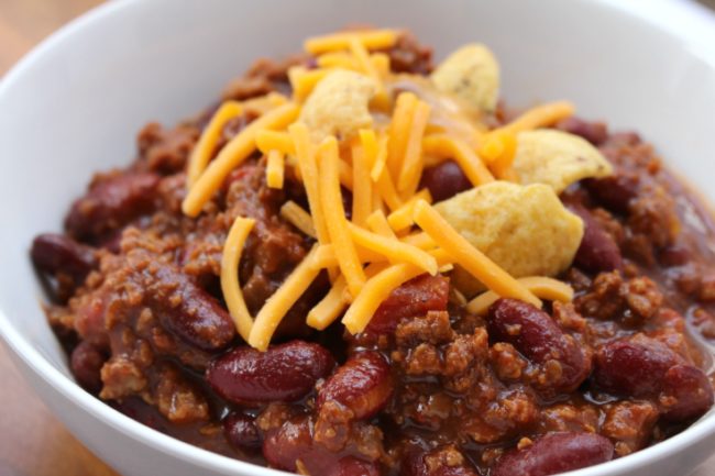 This easy <a target="_blank" href="http://www.familyfreshmeals.com/2015/10/easy-crockpot-chili.html">Crock-Pot chili</a> is the ultimate fall staple.