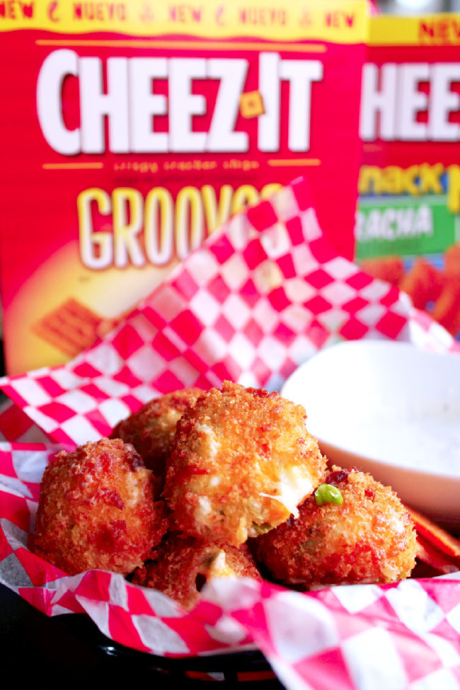 Treat your family (and yourself) with these mouthwatering <a href="http://creolecontessa.com/2016/03/cheez-it-jalapeno-poppers/?utm_campaign=SocialFabric&amp;utm_medium=FB&amp;utm_source=P-1027" target="_blank">jalape&ntilde;o poppers</a>.