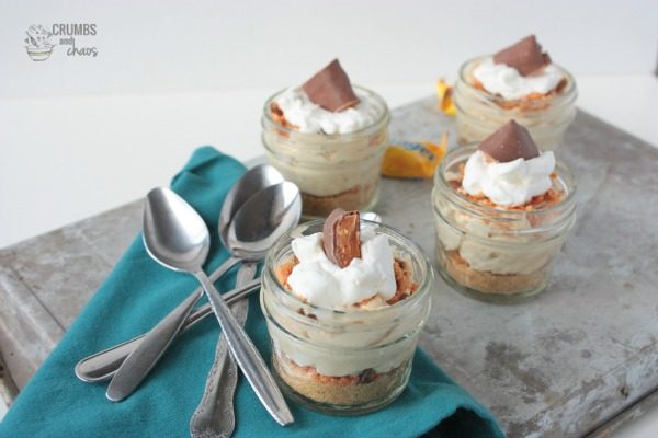 I bet you can't wait to get your hands all over these <a href="http://www.crumbsandchaos.net/2013/03/mini-butterfinger-pie/" target="_blank">Butterfinger pies in a jar</a>.