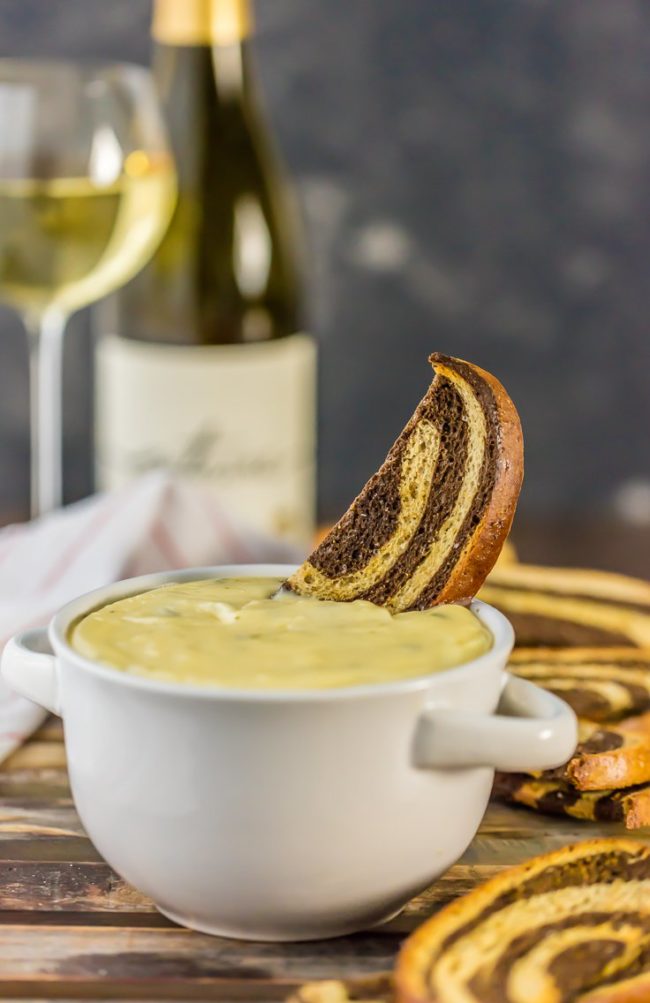 Kick it old school with some <a href="http://www.thecookierookie.com/easy-white-wine-fondue/?utm_content=buffer8ded0&amp;utm_medium=social&amp;utm_source=pinterest.com&amp;utm_campaign=buffer" target="_blank">white wine fondue</a>.