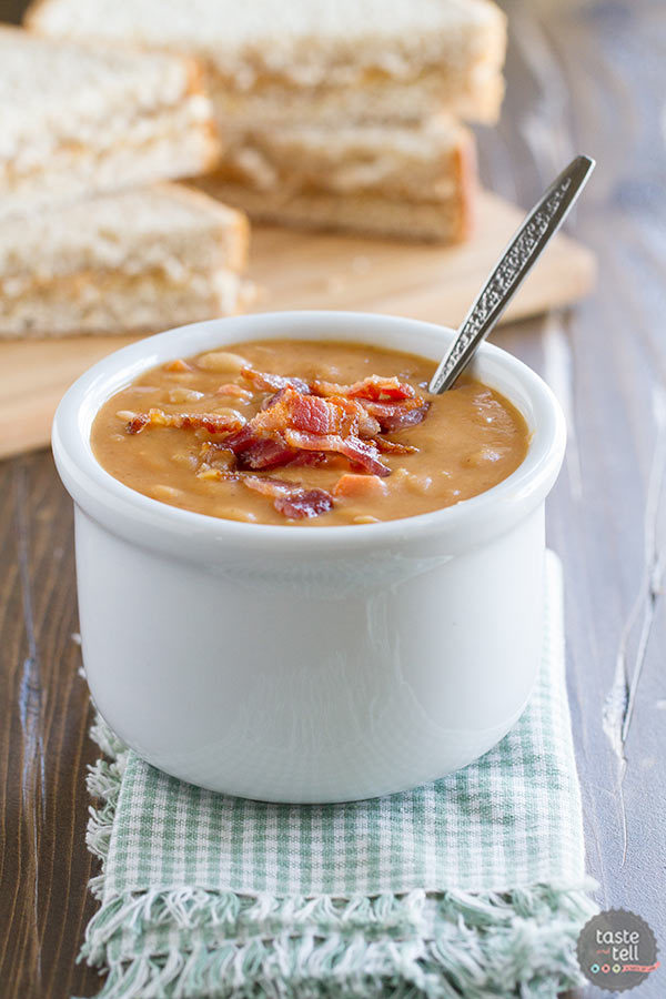 <a href="http://www.tasteandtellblog.com/homemade-bean-bacon-soup/" target="_blank">This bean and bacon soup</a> is just the right amount of healthy.