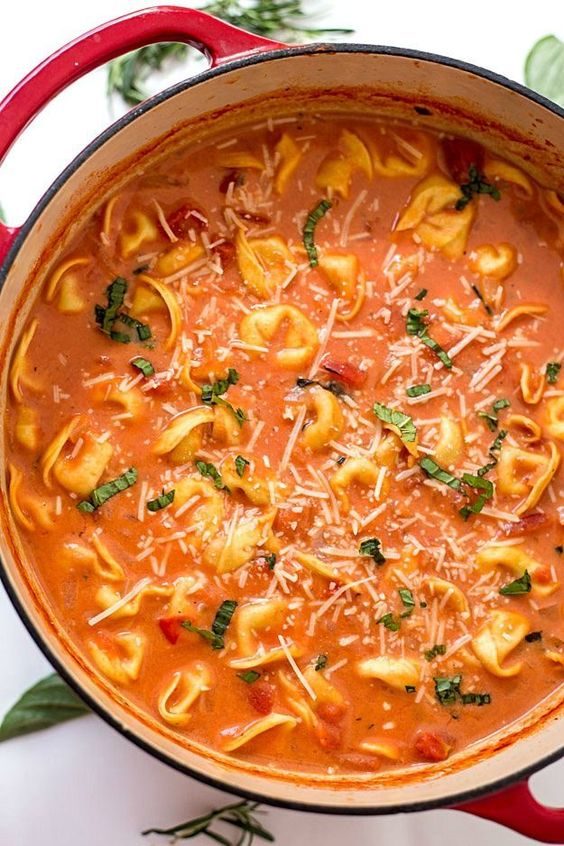<a href="http://www.galonamission.com/one-pot-creamy-tomato-tortellini-soup/" target="_blank">Pasta AND soup</a>? Yes, please!