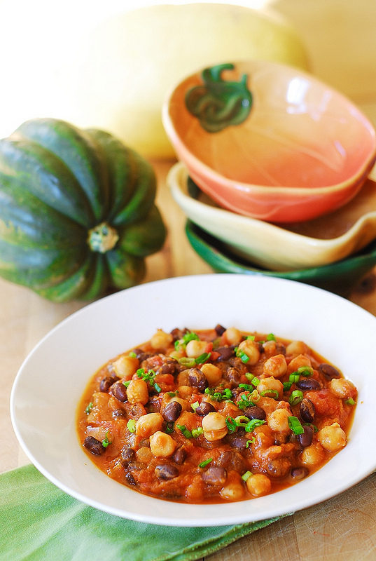For an atypical Thanksgiving feast, why not try out <a href="http://juliasalbum.com/2013/11/pumpkin-chili-recipe/" target="_blank">pumpkin chili</a>? This would be amazing over mashed potatoes!