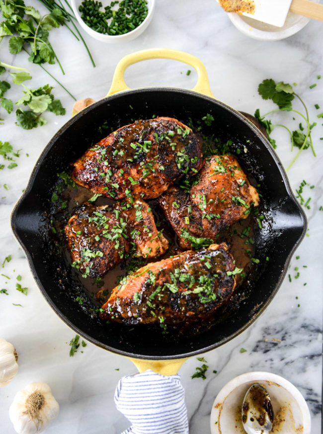 If you're a big fan of mustard, it's safe to say that you'll absolutely love this <a href="http://www.howsweeteats.com/2016/03/easy-honey-dijon-skillet-chicken/" target="_blank">honey Dijon chicken</a>.
