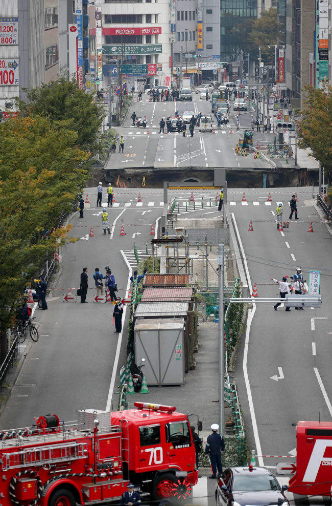 While local authorities are still investigating the cause of the leak, subway crews were working just under 1,000 feet away from the split trying to extend an existing tunnel. Some say this could've contributed to the disaster.