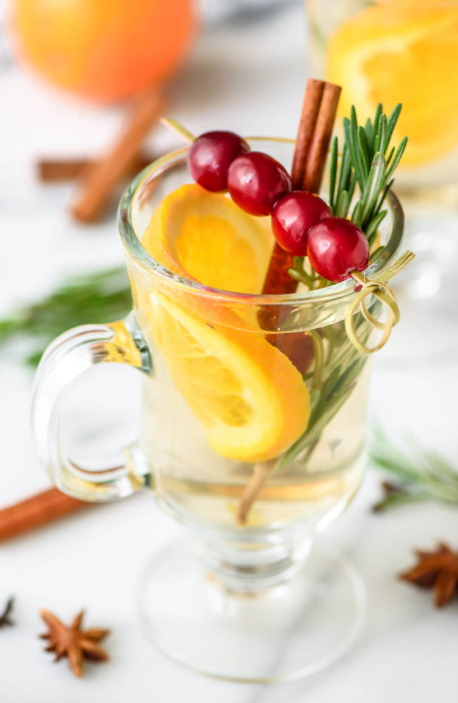 If red isn't your fave, you can also make <a href="http://www.wellplated.com/white-spiced-wine/" target="_blank">white spiced wine.</a>